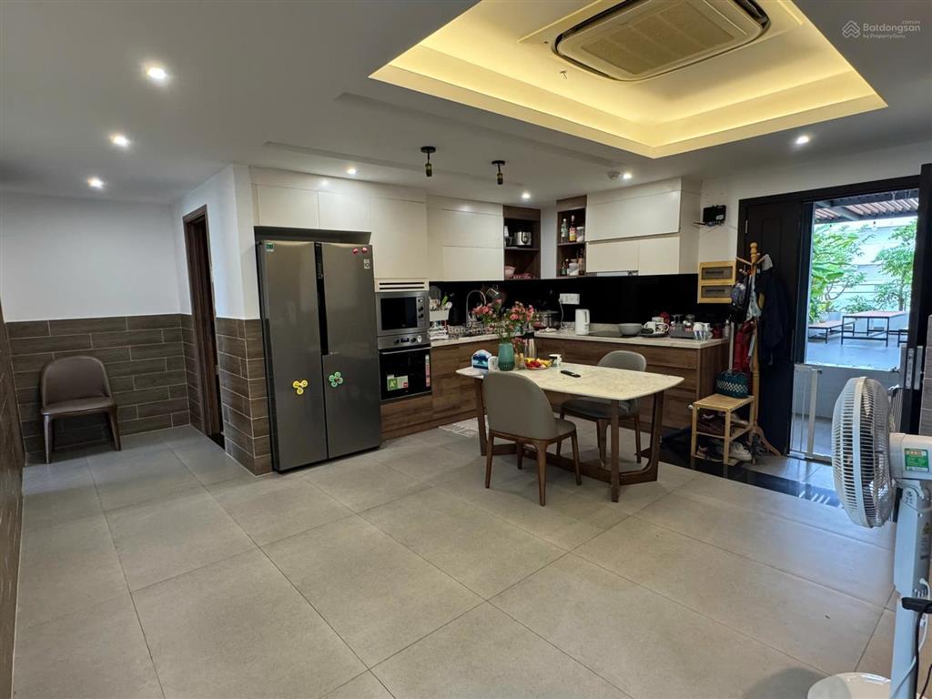 Căn hộ sân vườn, view trọn trung tâm, 80m2 thông thủy + 36m2 sân vườn, hàng hiếm