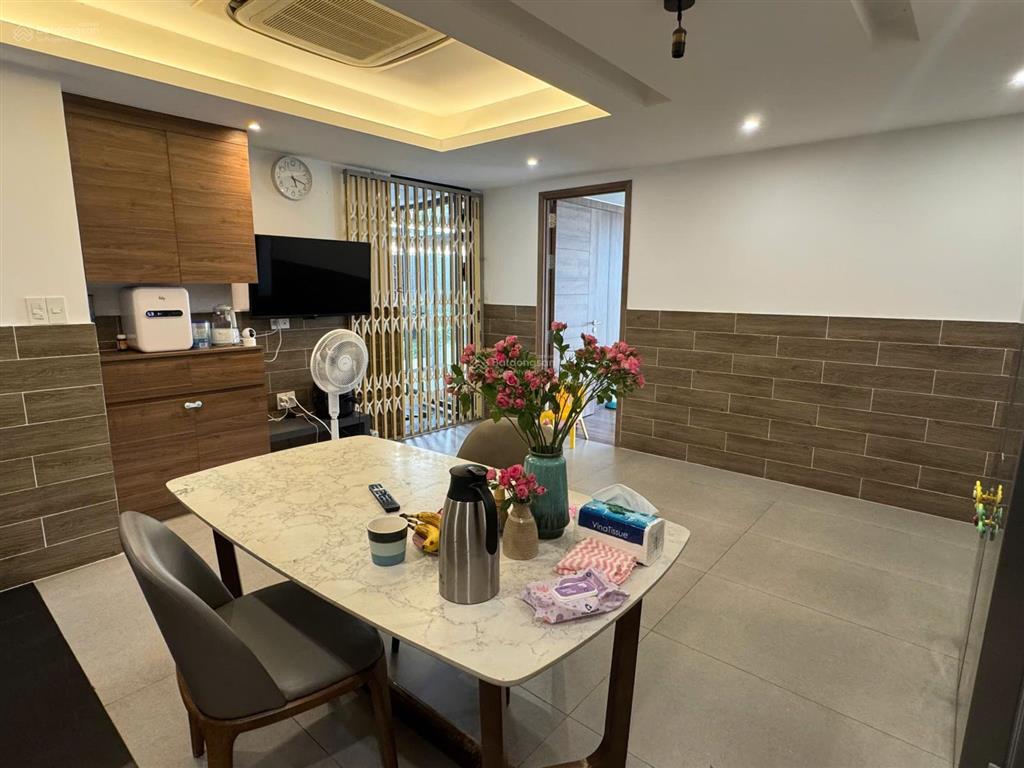Căn hộ sân vườn, view trọn trung tâm, 80m2 thông thủy + 36m2 sân vườn, hàng hiếm