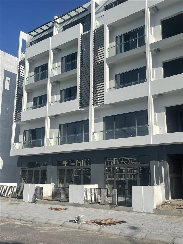 Cần bán gấp lô xẻ khe 75m2 da tq5 trâu quỳ, xây 5 tầng đường 17m view hồ 31ha