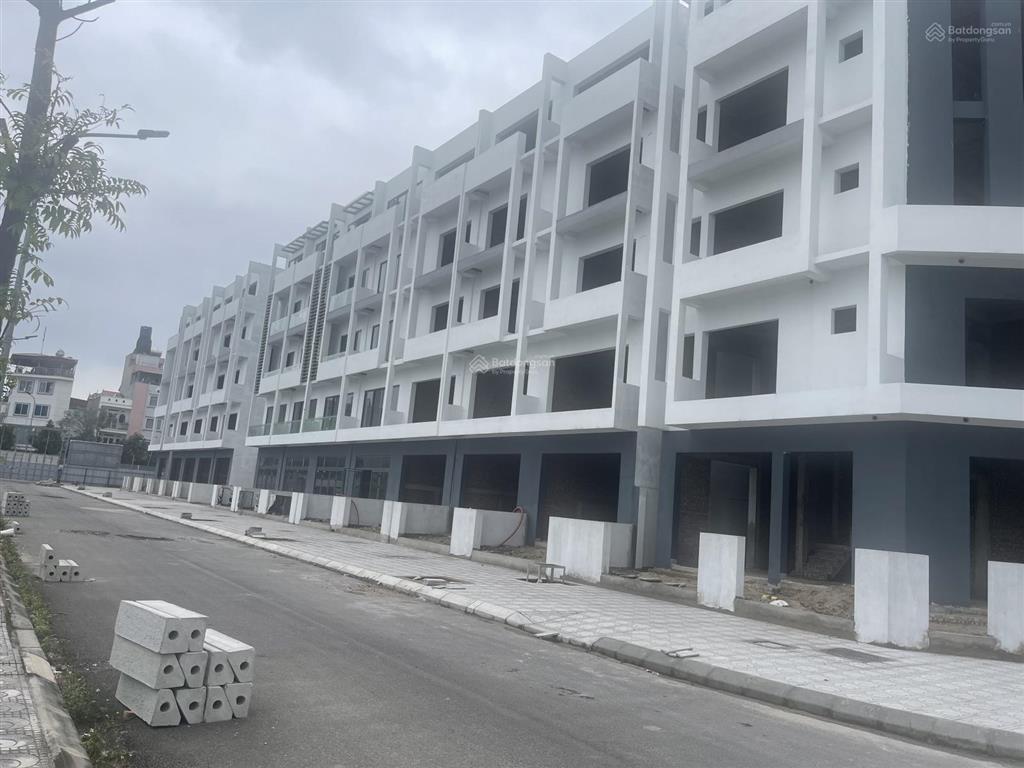 Cần bán gấp lô xẻ khe 75m2 da tq5 trâu quỳ, xây 5 tầng đường 17m view hồ 31ha