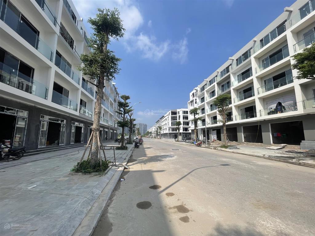 Cần bán gấp lô xẻ khe 75m2 da tq5 trâu quỳ, xây 5 tầng đường 17m view hồ 31ha