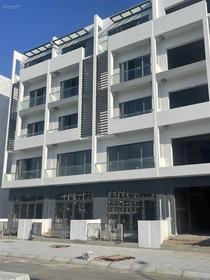 Cần bán gấp lô xẻ khe 75m2 da tq5 trâu quỳ, xây 5 tầng đường 17m view hồ 31ha
