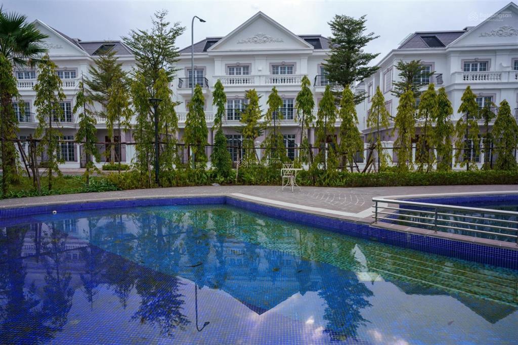 Cần bán gấp btsl diện tích 192,5m2 / mt 11m view công viên, bể bơi da eurowindow gl giá đầu tư