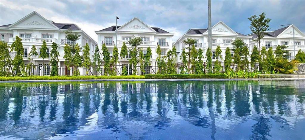 Cần bán gấp btsl diện tích 192,5m2 / mt 11m view công viên, bể bơi da eurowindow gl giá đầu tư