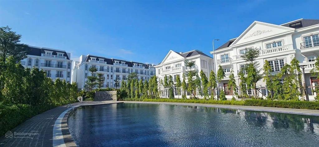 Cần bán gấp btsl diện tích 192,5m2 / mt 11m view công viên, bể bơi da eurowindow gl giá đầu tư