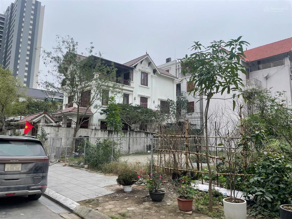 Bán gấp lô bt đơn lập dtich 247m2 / mt 12,5m, sát chung cư trung tâm trâu quỳ kd tốt