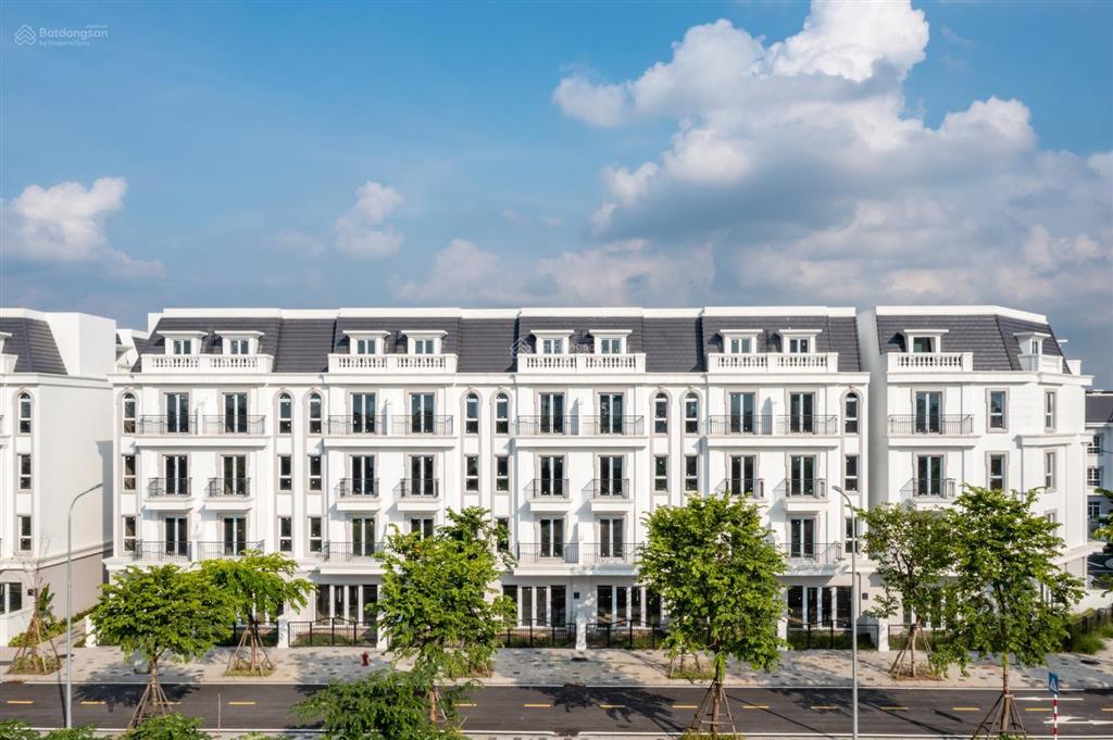 Cần bán gấp lô liền kề bán tím dt 75m / mt 5m xây 5 tầng đường 17m view hồ 10ha giá đầu tư