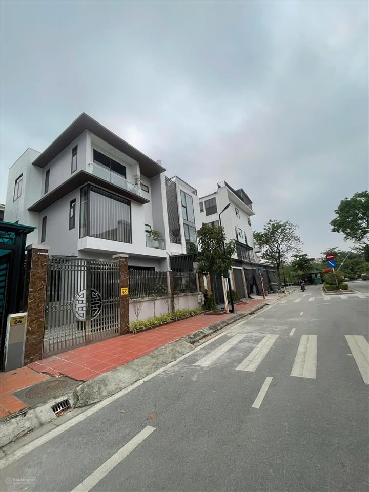 Cần bán gấp btsl hoa viên diện tích 198m² / mặt tiền 10m nội thất xịn view công viên giá đầu tư