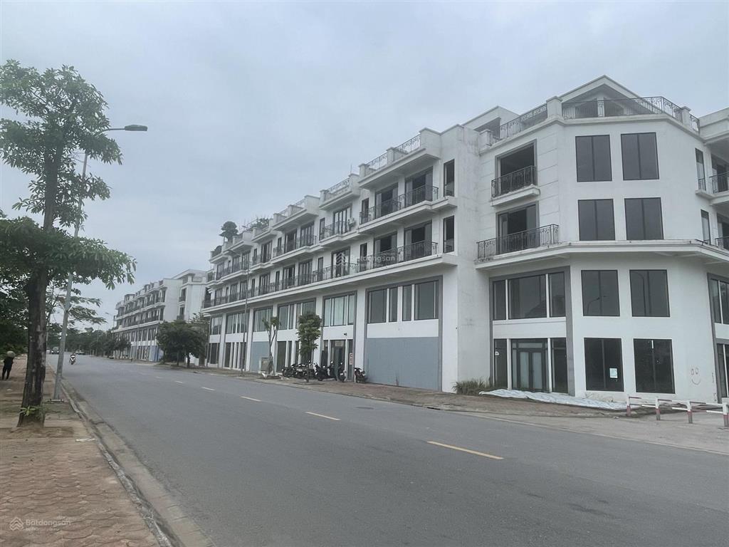 Cần bán gấp lô lk da metropolitan diện tích 80m / mt 5m đường 22m. sổ đỏ cất két sẵn giao dịch