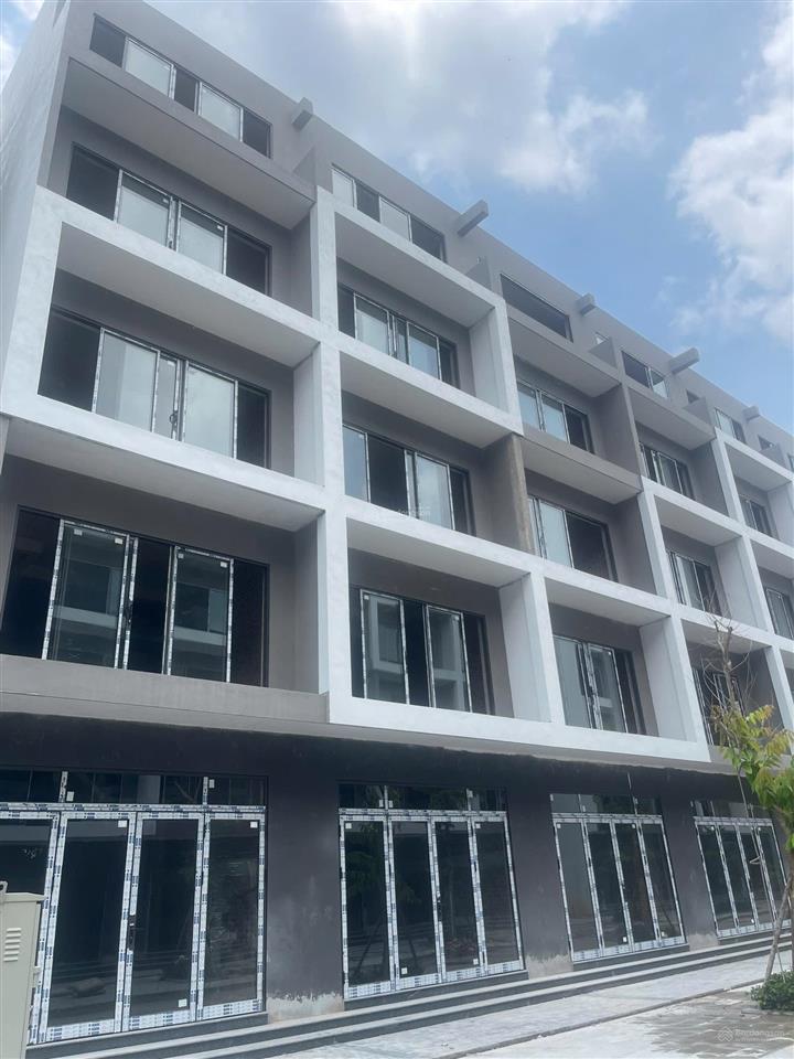 Cần bán gấp lk diện tích 75m2 / mt 5m xây thô hoàn thiện mặt ngoài 5 tầng giá đầu tư