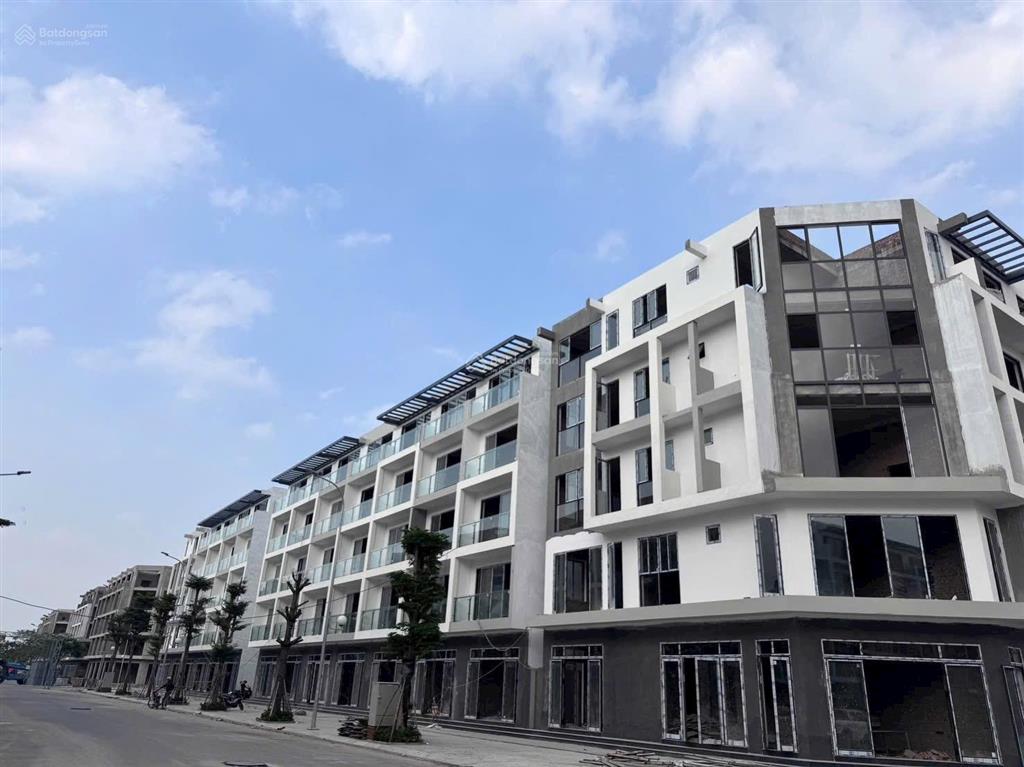 Cần bán gấp lô liền kề dt 75m2 / mt 5m vỉa hè 8m đường 22m kinh doanh siêu tốt