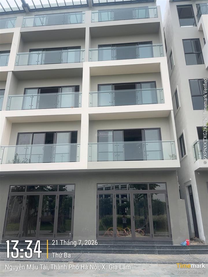 Cần bán gấp liền kề dt 81,7m2 / mt 5m xây 5 tầng view trực diện công viên giá tốt