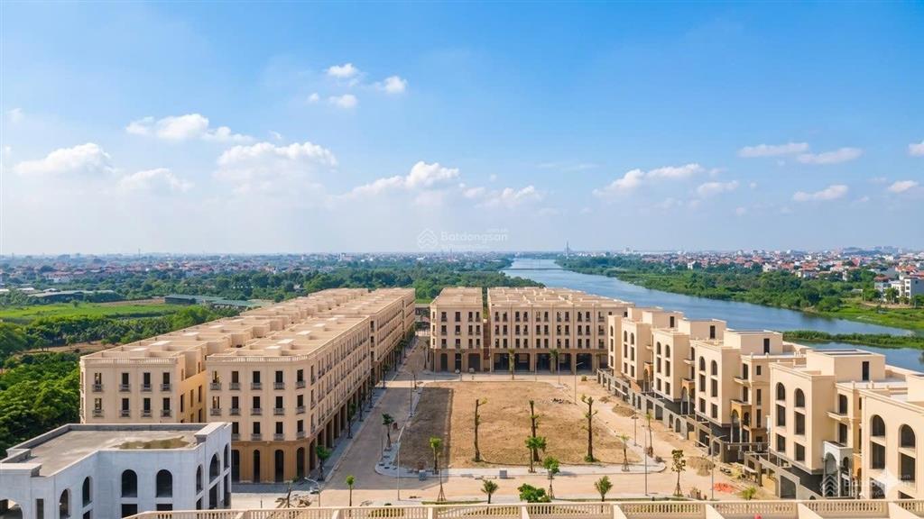 Bán suất ngoại giao vip dtich 75m /mt 5m view công viên hướng đn giá tốt