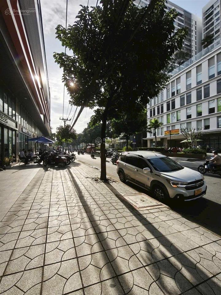 Cho thuê sàn văn phòng khu vip phú nhuận trần cao 5m