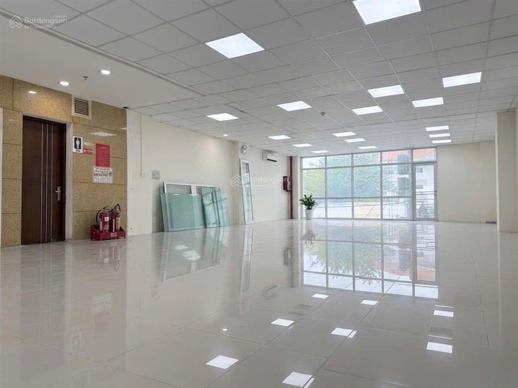 Cho thuê văn phòng 180m2 bình thạnh