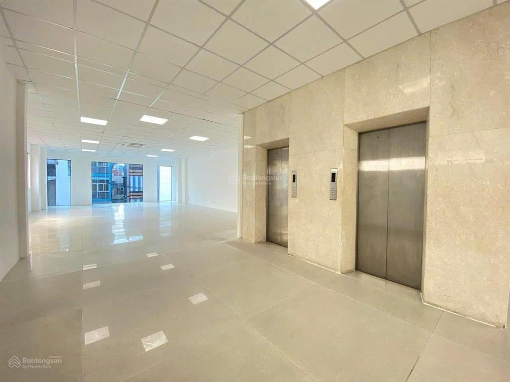 Cho thuê văn phòng 150m2 không cột tân bình