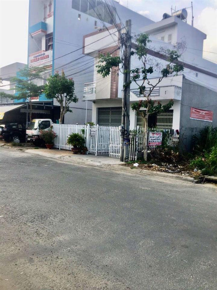 cho thuê nhà mặt tiền ngay ngã tư đường Lạc Long Quân - Lý bôn 
