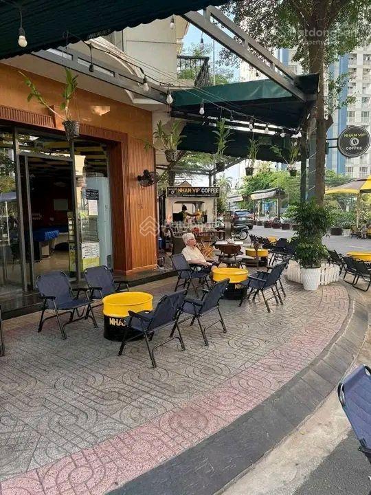 Bán căn shophouse góc 2mt vị trí đẹp đối diện 2 cụm chung cư charm 550 kinh doanh đắc địa