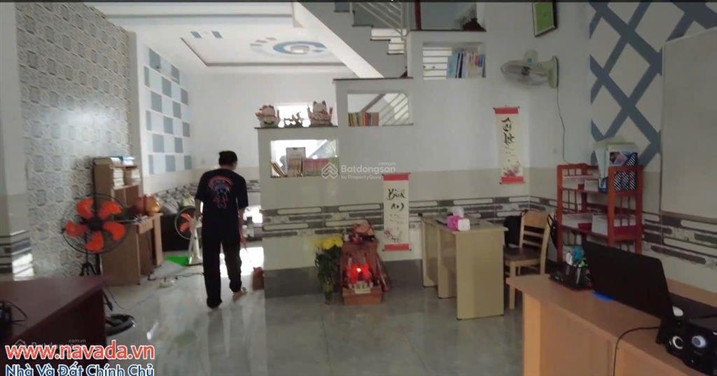 Bán căn nhà 1 trệt 1 lầu dt đất 74.7m2 ngang 5m đường thuận giao 19 giá 3.79 tỉ