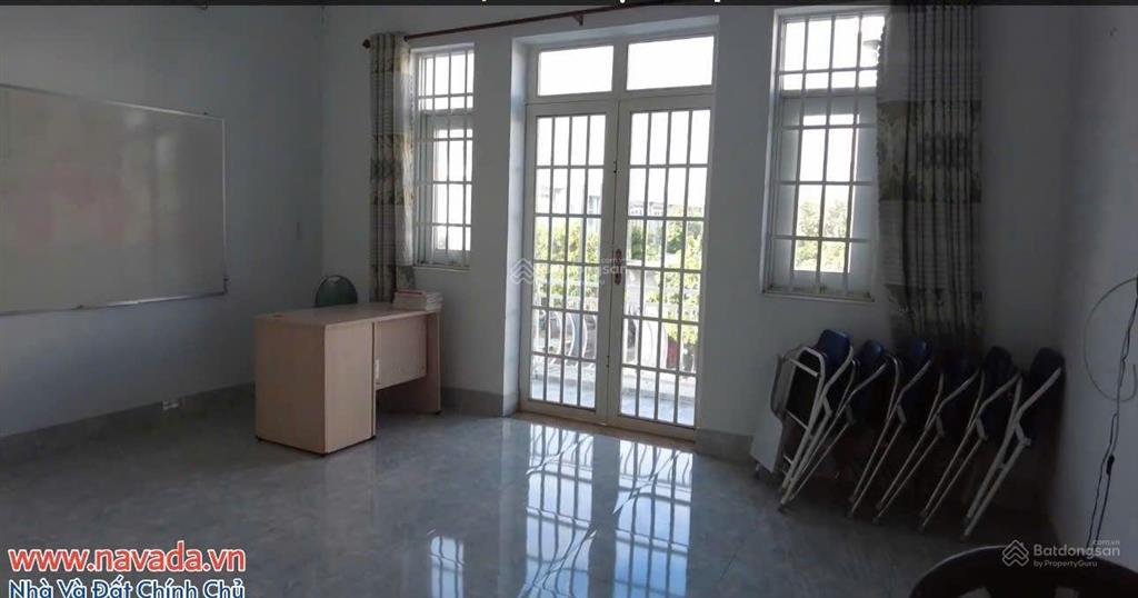 Bán căn nhà 1 trệt 1 lầu dt đất 74.7m2 ngang 5m đường thuận giao 19 giá 3.79 tỉ