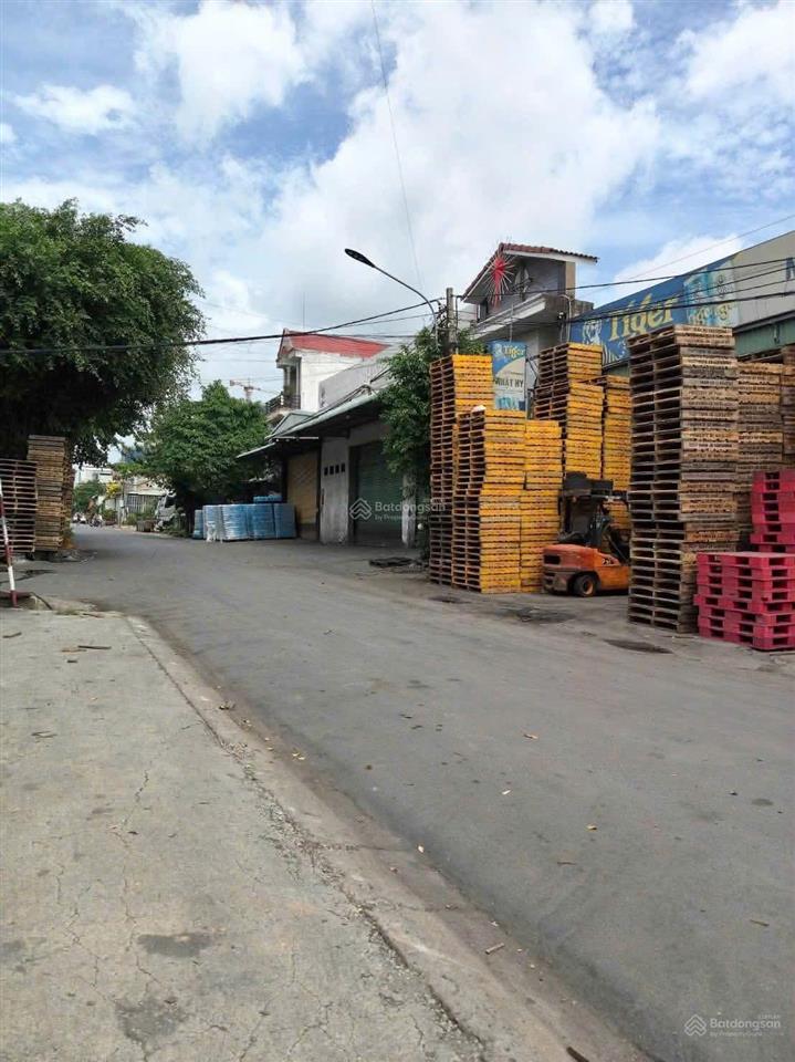 Bán 300m2 ngang 10m khu đông an tân đông hiệp tặng kho hàng