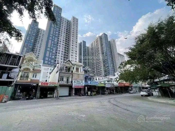 Bán lô đất 171m2 ngang 6m vị trí đẹp ngay cổng 2 cụm chung cư gần khu vinhom 550 giá cực tốt