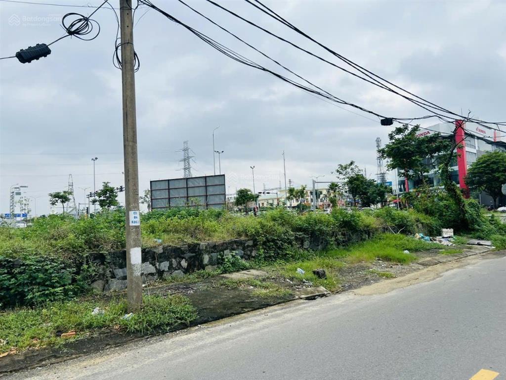 Đất lớn 3 mặt tiền hàng hiếm, ngay ngã tư lê văn hiến  đà nẵng 3928m2 ngang 47mx83m