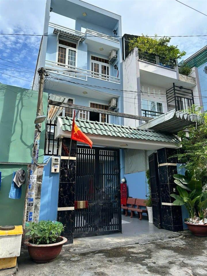 Cần bán gấp. nhà rộng thoáng, khu vip q12. gần sân bay và trung tâm thành phố.