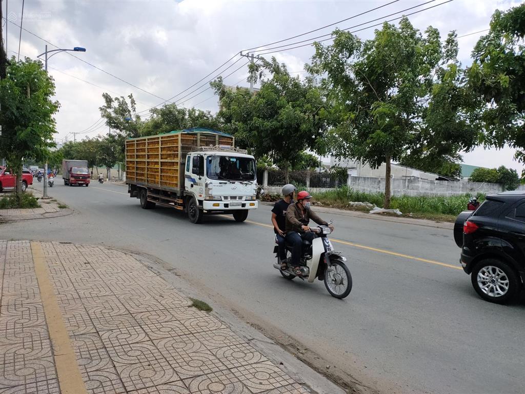 Bán đất mặt tiền phạm văn sáng, diện tích 11730m2.