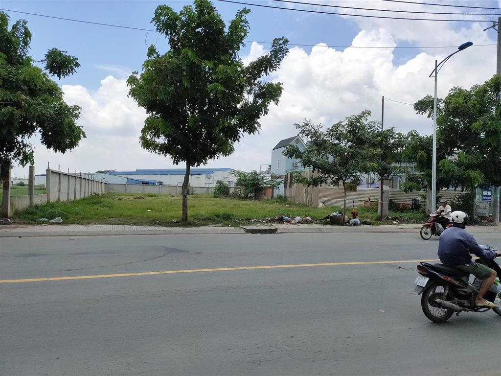Bán đất mặt tiền phạm văn sáng, diện tích 11730m2.