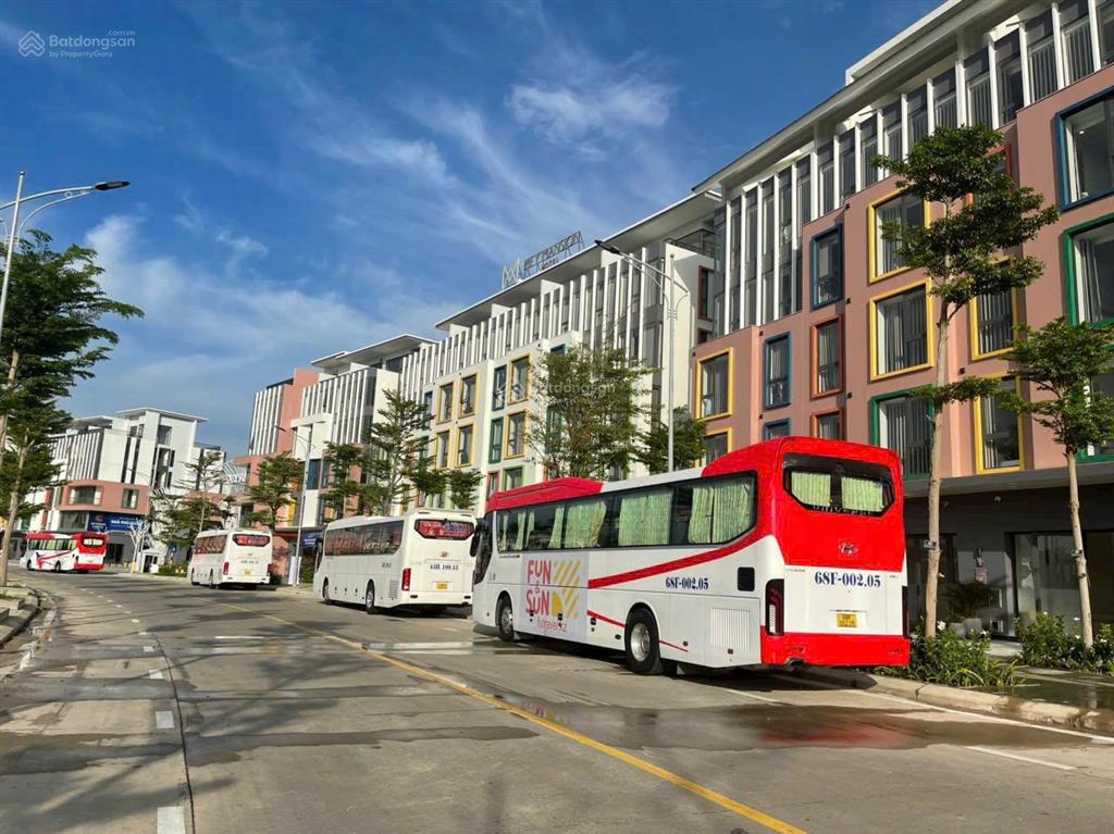 Bán khách sạn meyhomes phú quốc 2 mặt tiền, view biển, giá gốc 33 tỷ, giảm sâu còn 27,2 tỷ