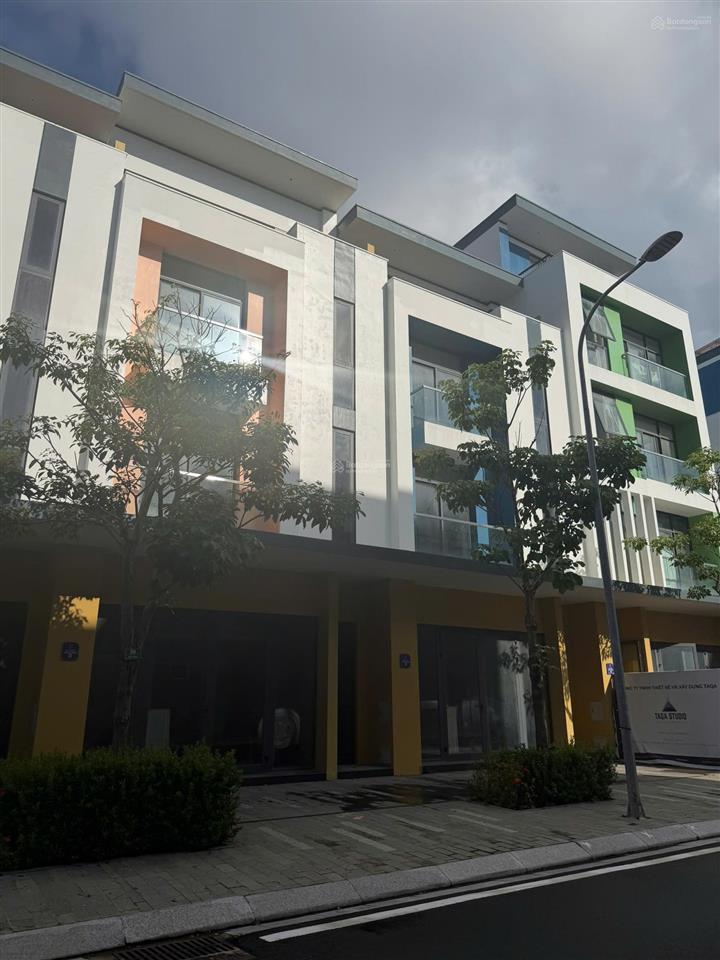 Căn shophouse meyhomes giá cắt lỗ 6,7 tỷ nhận nhà ngay