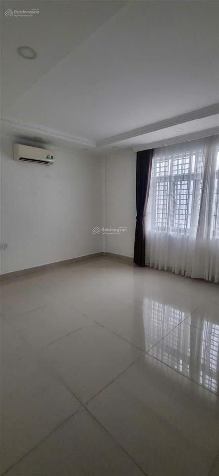 Bán gấp nhà phố kdc 13e intreco nằm sau trường đại học văn hiến. 5x20 gồm 1tr 3lầu. giá 7tỷ5
