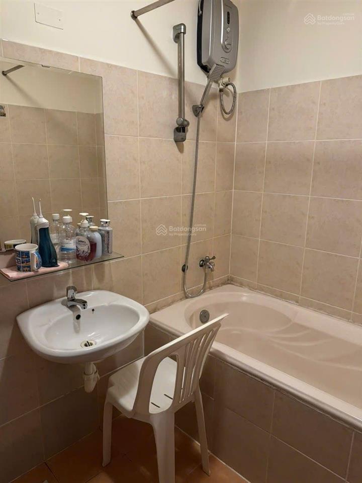 Bán gấp căn hộ conic đông nam a kdc conic 13b.căn góc 72m2 2phong 2wc nội thất.giá 2ty350