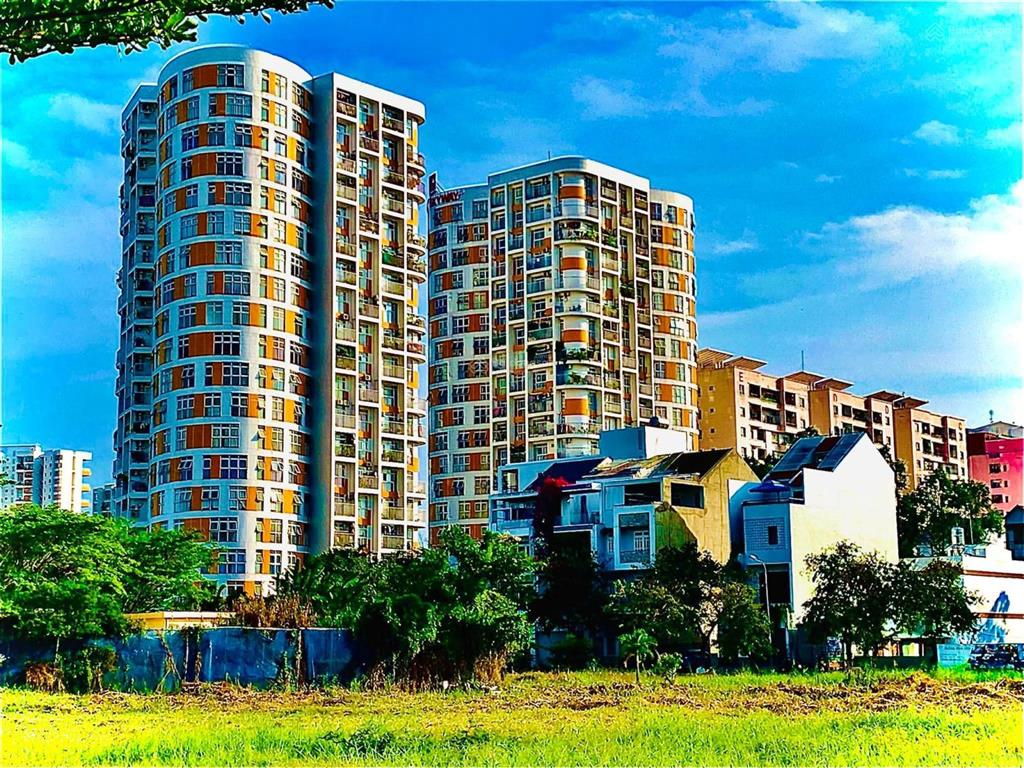 Bán gấp lô đất nhà phố kdc conic 13b mặt tiền nguyễn văn linh. dt 7x18m sổ hồng riêng giá 7,7 tỷ