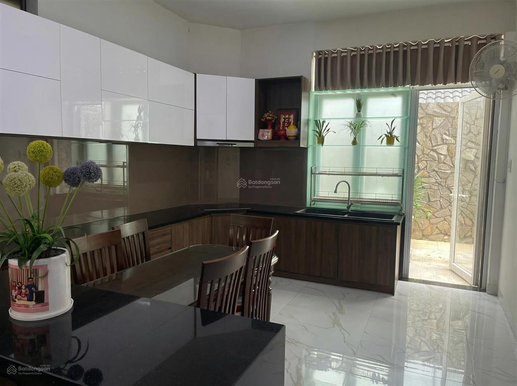 Bán gấp biệt thự ven sông kdc conic 13b. diện tích 13x20m gồm 1 trệt 2 lầu áp mái. giá 20tỷ