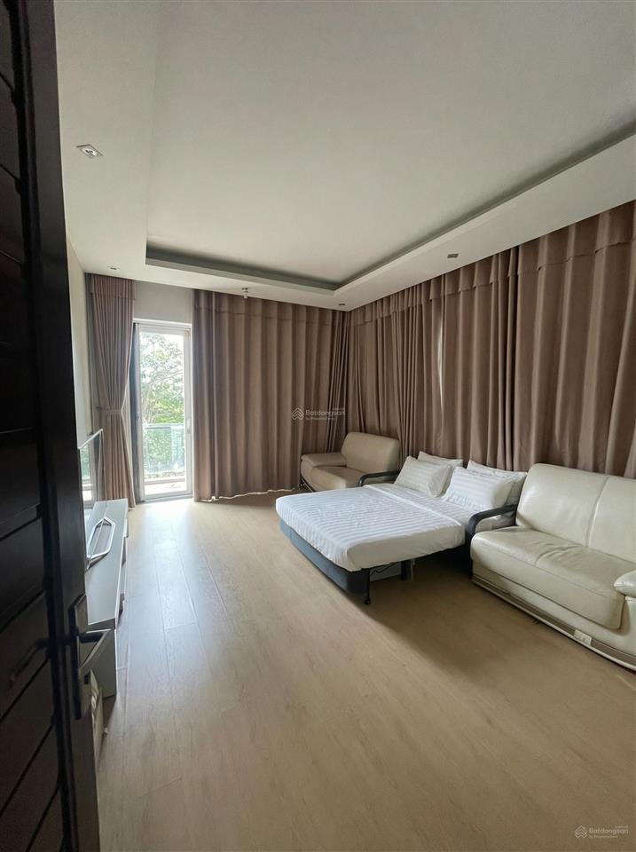 Bán gấp biệt thự ven sông kdc conic 13b. diện tích 13x20m gồm 1 trệt 2 lầu áp mái. giá 20tỷ