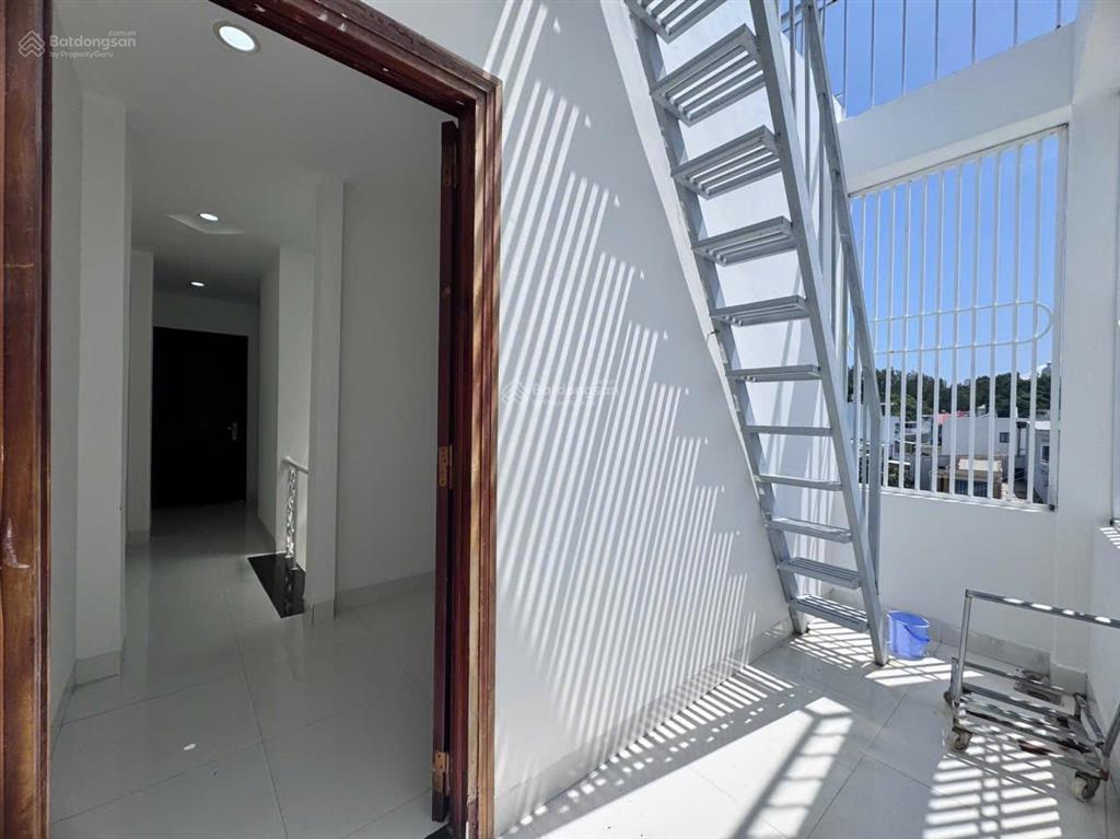 Nhà hiện đại 4 tầng sổ hoàn công đường thuỷ xưởng ngay siêu thị lotte mart nha trang cách biển 2km