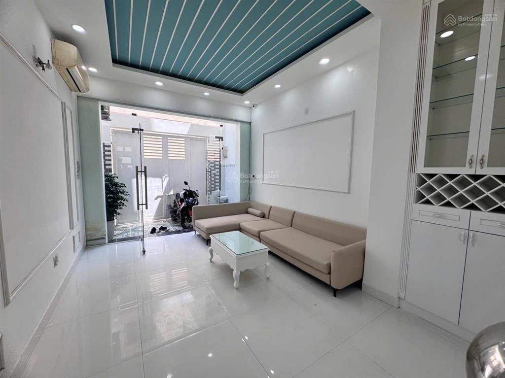 Nhà hiện đại 4 tầng sổ hoàn công đường thuỷ xưởng ngay siêu thị lotte mart nha trang cách biển 2km
