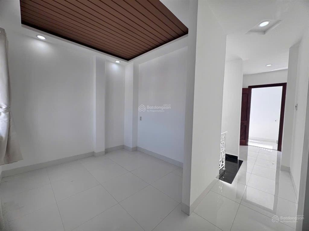 Nhà hiện đại 4 tầng sổ hoàn công đường thuỷ xưởng ngay siêu thị lotte mart nha trang cách biển 2km