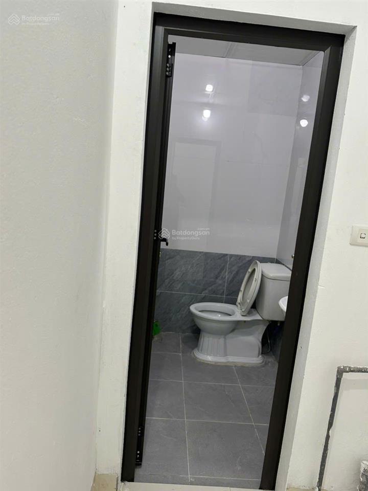 Chính chủ cho thuê văn phòng nguyên căn 60m2, điện nước riêng, ngõ 214 ngách 55  nguyễn xiển, hn