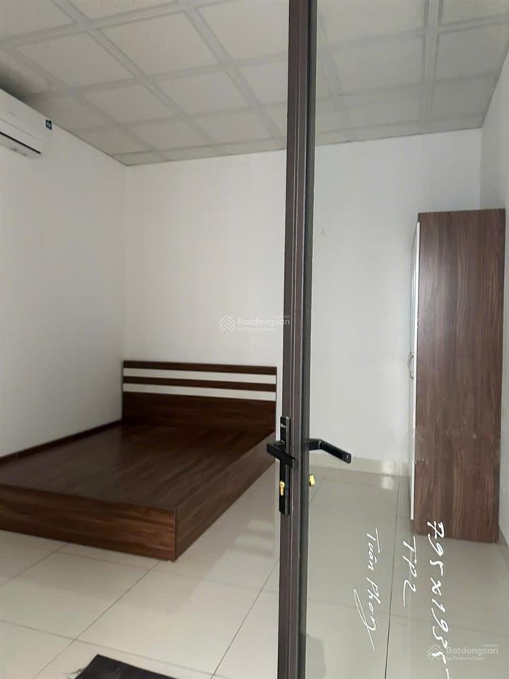 Chính chủ cho thuê văn phòng nguyên căn 60m2, điện nước riêng, ngõ 214 ngách 55  nguyễn xiển, hn