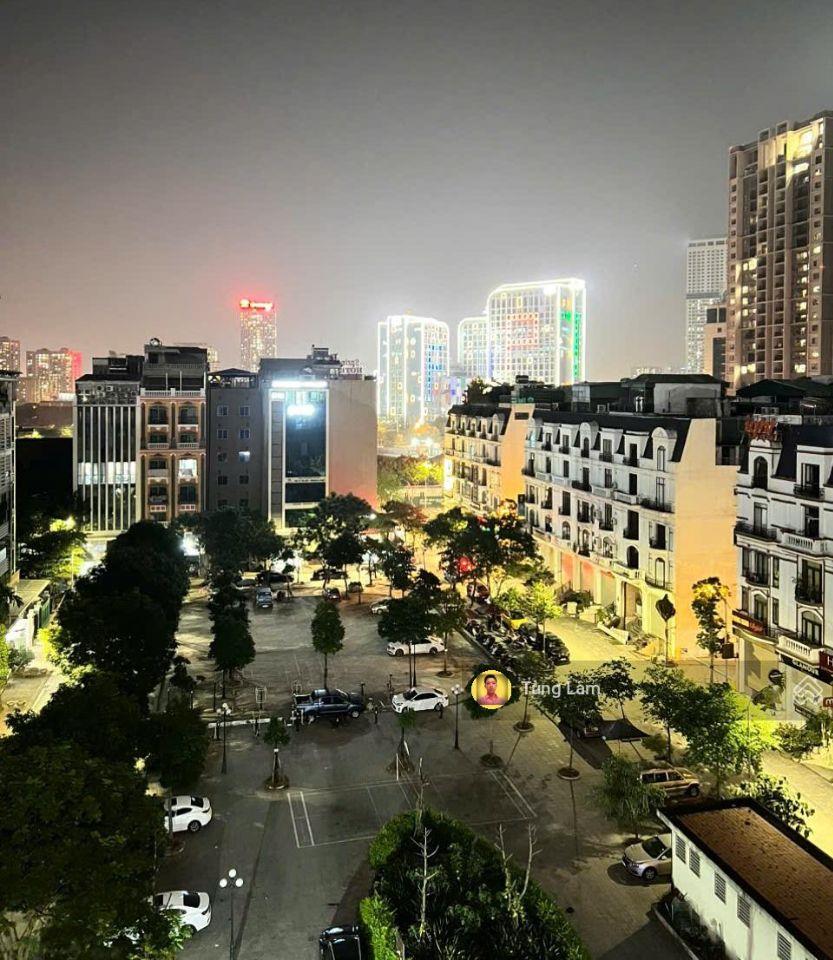 Bán tòa nhà vp mặt phố kdt dịch vọng diện tích 210 xây 7T lô góc, rất cần bán!