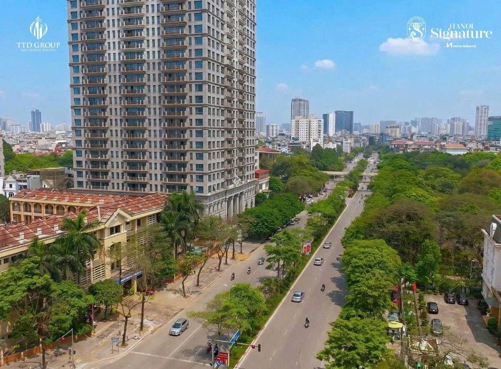 Bán nhà mặt đường Nguyễn Văn Huyên, Cầu giấy DT 95m2 xây 8T lô góc, rất cần bán!