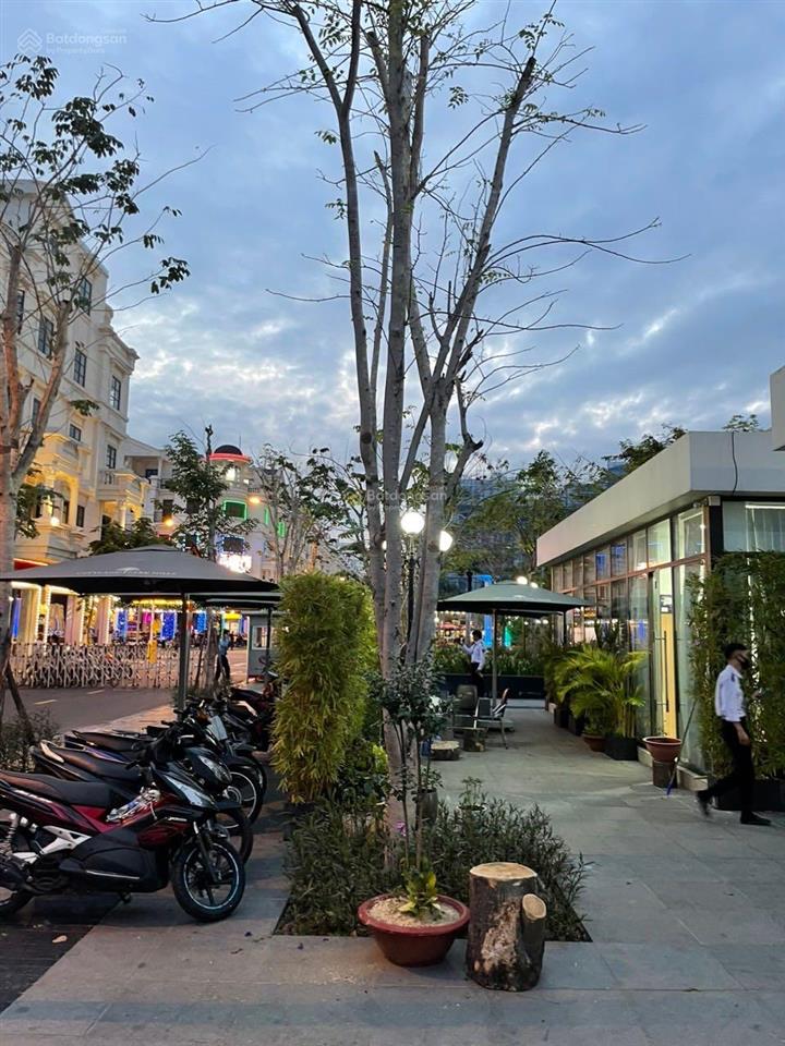 Bán căn biệt thự chính diện quảng trường nhạc nước hoà bình khu cityland park hills hàng cực phẩm ạ