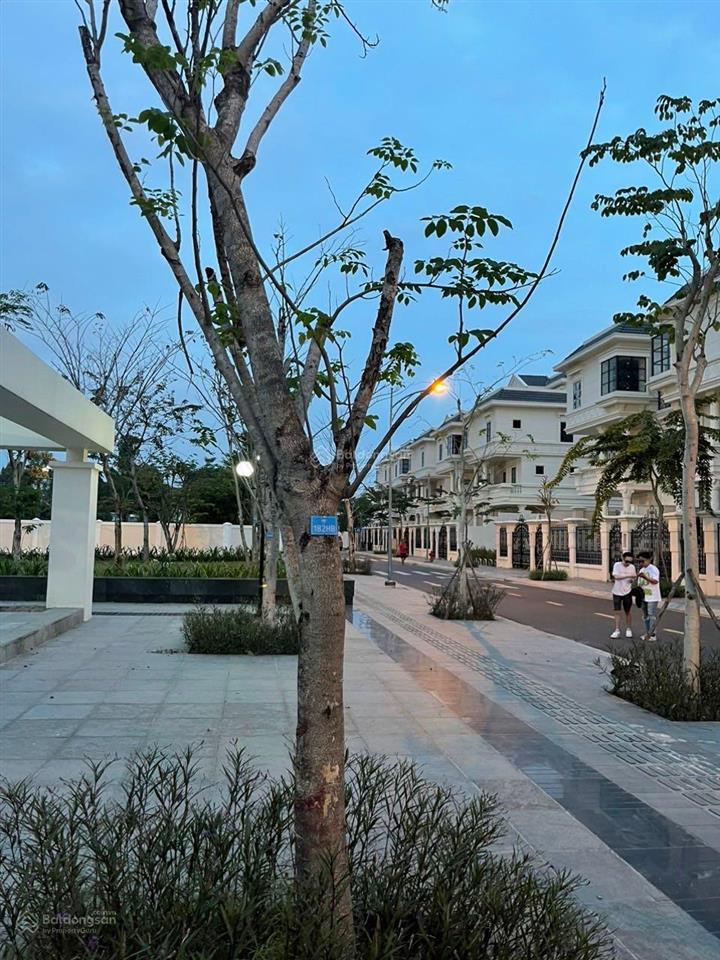Bán căn biệt thự chính diện quảng trường nhạc nước hoà bình khu cityland park hills hàng cực phẩm ạ