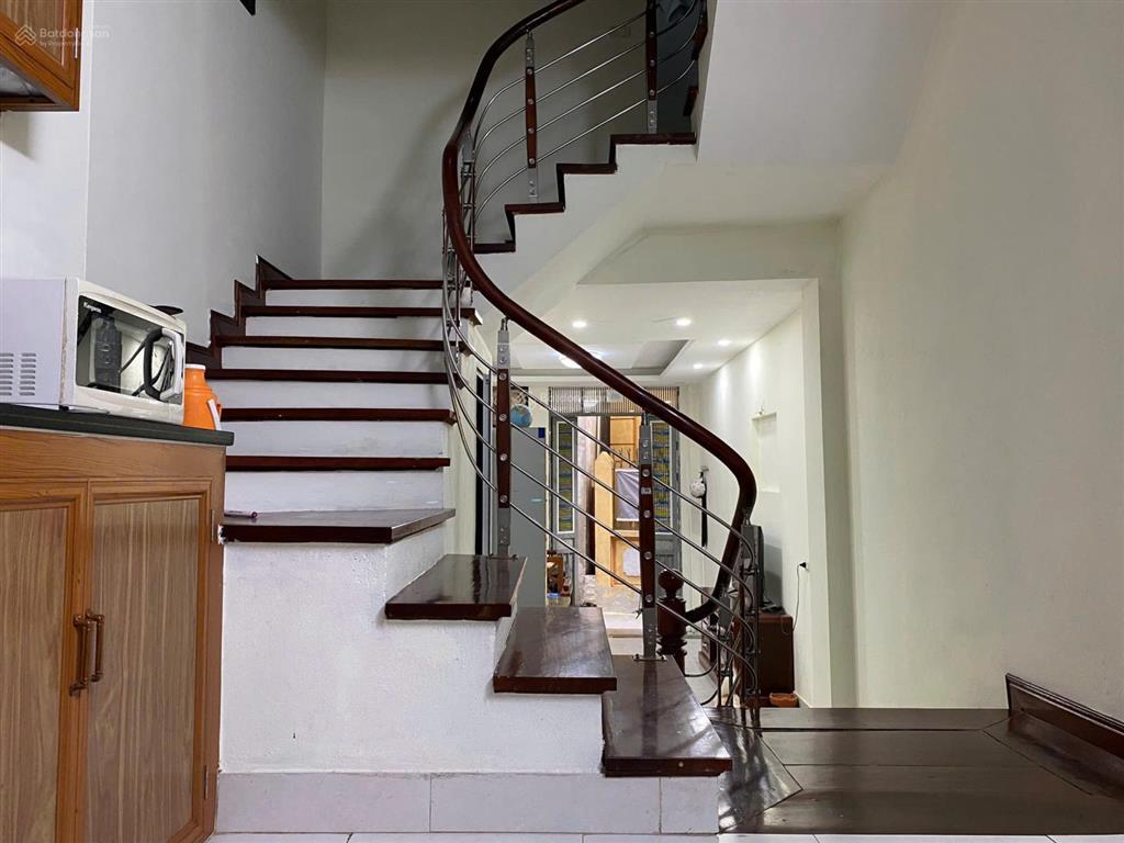 Cho thuê nhà riêng 3 tầng thúy lĩnh lĩnh nam hoàng mai 43m2, 3 ngủ, nhà thoáng, ngõ rộng