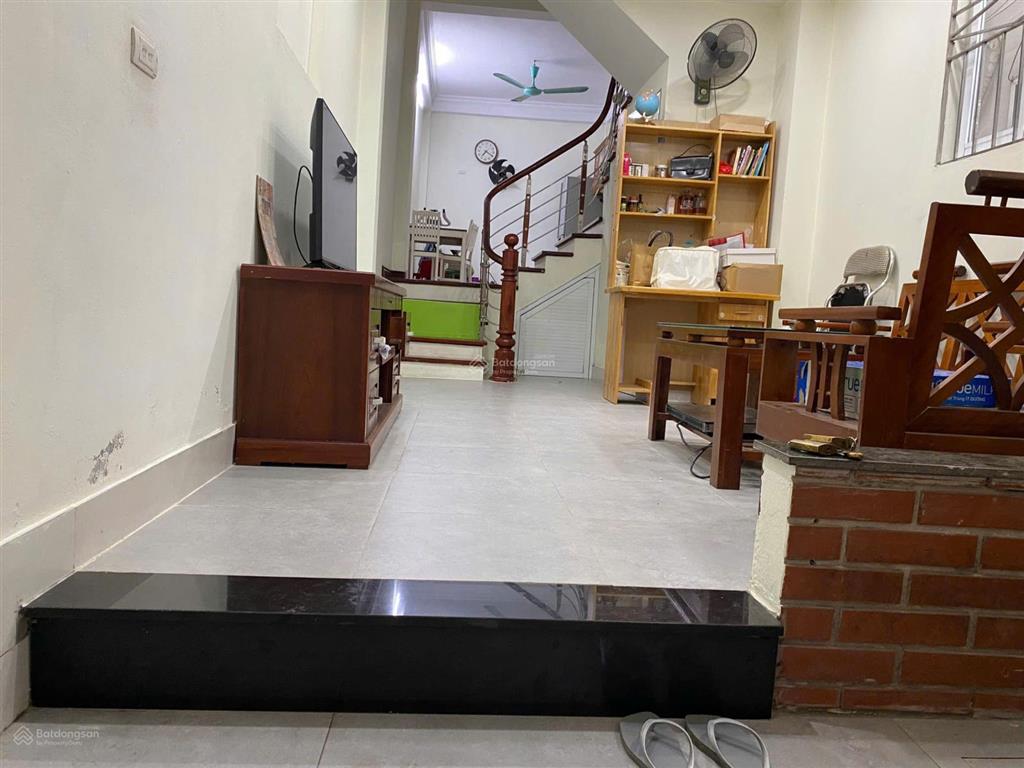 Cho thuê nhà riêng 3 tầng thúy lĩnh lĩnh nam hoàng mai 43m2, 3 ngủ, nhà thoáng, ngõ rộng