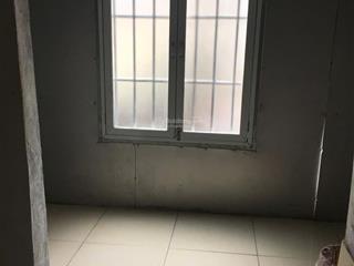 Cho thuê căn hộ tập thể tầng 2 ngõ hương viên, hai bà trưng 40m2 khép kín, đủ đồ, gần hồ, ở ngay