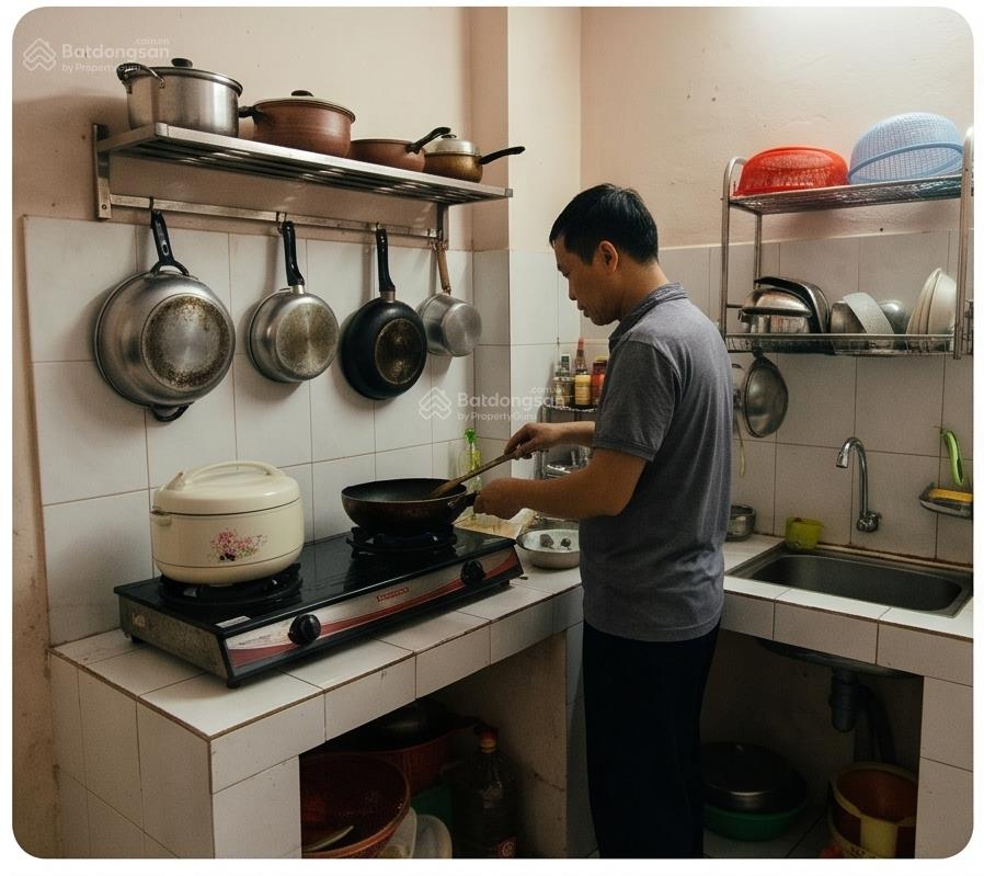 Cho thuê căn hộ tập thể tầng 2 kim liên đống đa 17m2 khép kín đủ đồ gần bách kinh xây
